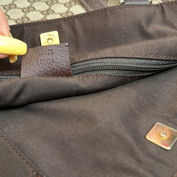 Authentic Gucci GG Canvas Abbey D-Ring Tote Bag - Picture 12 of 16